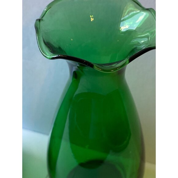 Set Of 2 Anchor Hocking Green Glass Vases With Wavy Rims - Picture 2 of 11